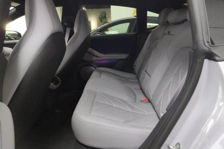Used Nio ET5 2025 75 kWh Left Rear Seat