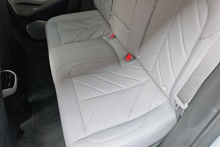 Used Nio ET5 2025 75 kWh Left Rear Seat