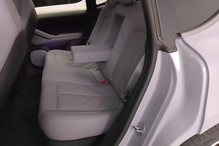 Used Nio ET5 2025 75 kWh Left Rear Seat