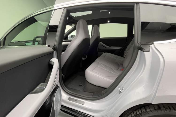 Used Nio ET5 2025 75 kWh Left Rear Seat