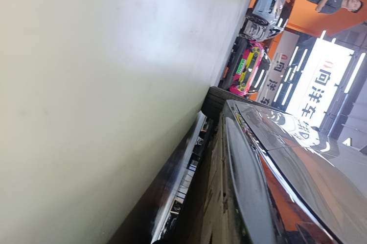 Used Nio ET5 2025 75 kWh Left Side Sill