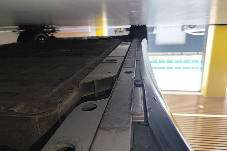 Used Nio ET5 2025 75 kWh Left Side Sill