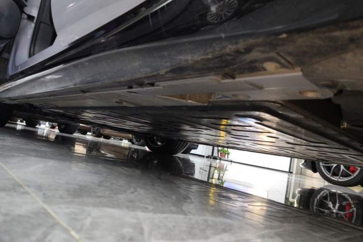 Used Nio ET5 2025 75 kWh Left Side Sill