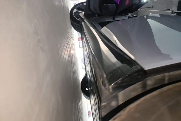 Used Nio ET5 2025 75 kWh Left Side Sill