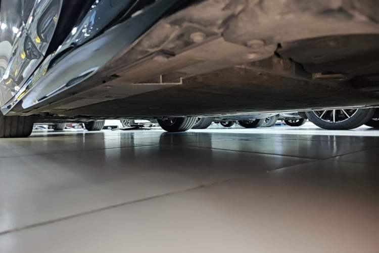 Used Nio ET5 2025 75 kWh Left Side Sill