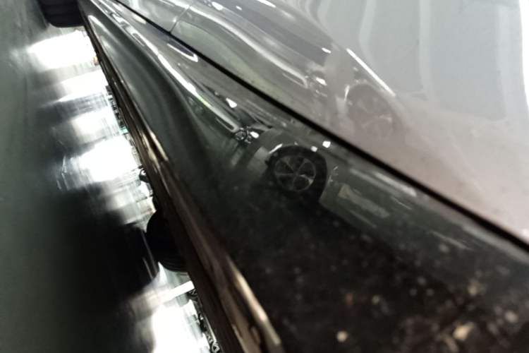 Used Nio ET5 2025 75 kWh Left Side Sill