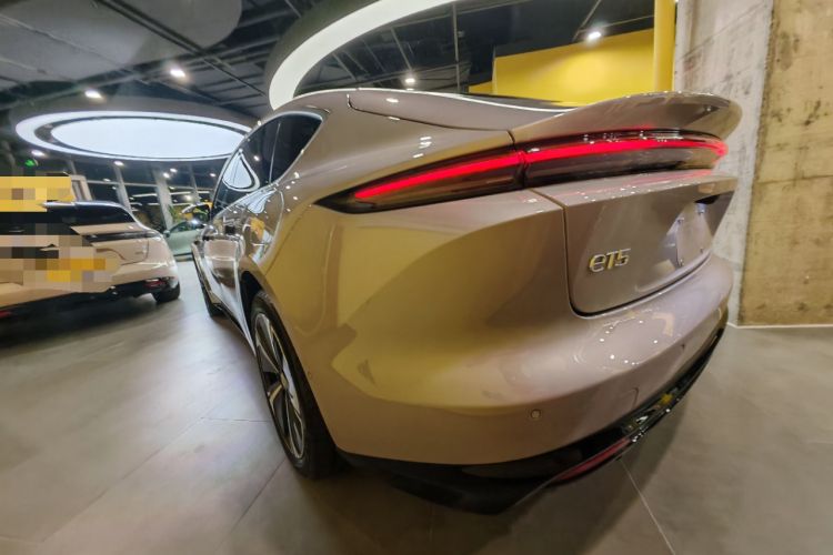 Used Nio ET5 2025 75 kWh Rear Left 45 Deg