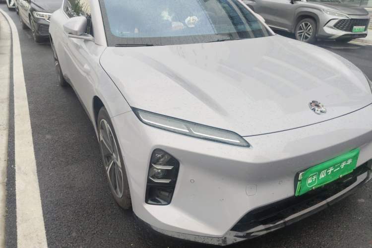 Used Nio ET5 2025 75 kWh Right Front Headlight