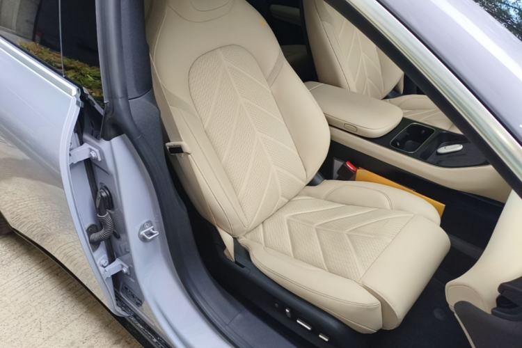 Used Nio ET5 2025 75 kWh Right Front Seat