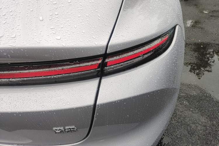 Used Nio ET5 2025 75 kWh Right Rear Taillight