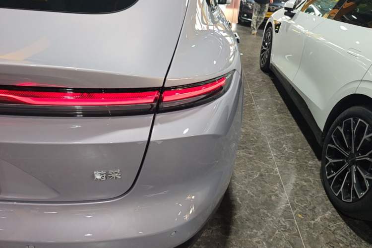 Used Nio ET5 2025 75 kWh Right Rear Taillight
