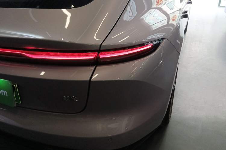 Used Nio ET5 2025 75 kWh Right Rear Taillight