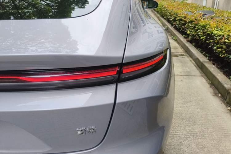 Used Nio ET5 2025 75 kWh Right Rear Taillight