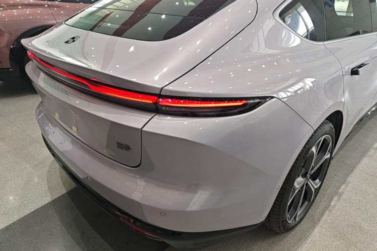 Used Nio ET5 2025 100 kWh Right Rear Taillight