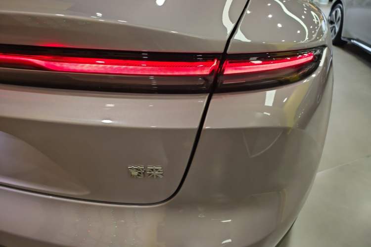Used Nio ET5 2025 75 kWh Right Rear Taillight