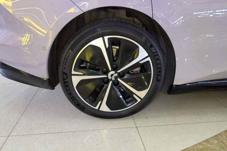 Used Nio ET5 2025 75 kWh Right Rear Wheel Hub