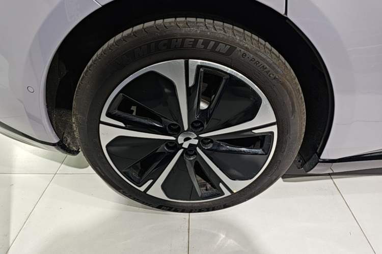 Used Nio ET5 2025 75 kWh Right Rear Wheel Hub