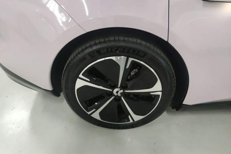 Used Nio ET5 2025 75 kWh Right Rear Wheel Hub