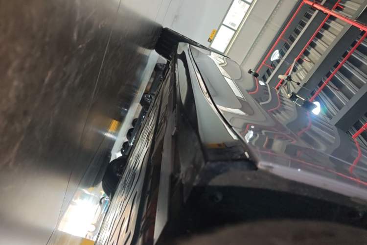 Used Nio ET5 2025 75 kWh Right Side Sill