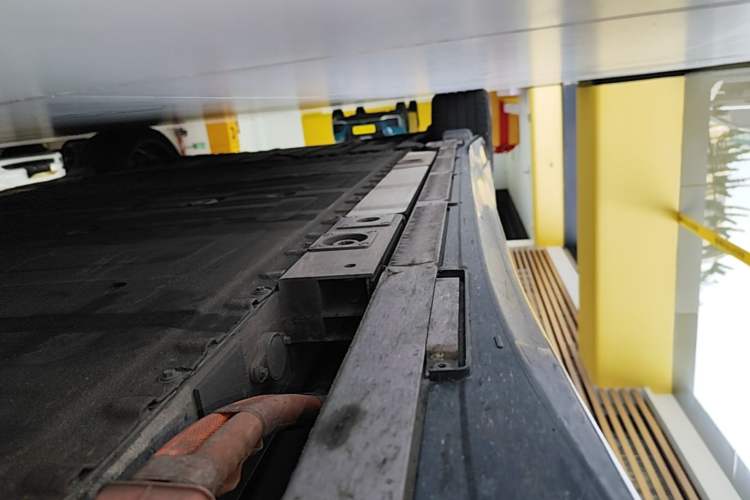Used Nio ET5 2025 75 kWh Right Side Sill