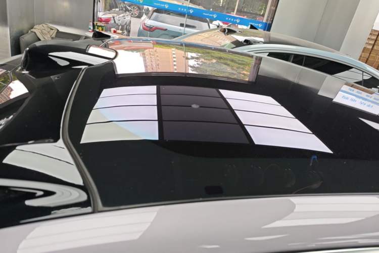 Used Nio ET5 2025 75 kWh Roof