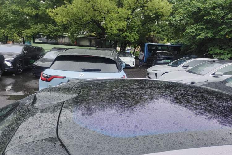 Used Nio ET5 2025 75 kWh Roof