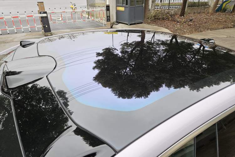 Used Nio ET5 2025 75 kWh Roof