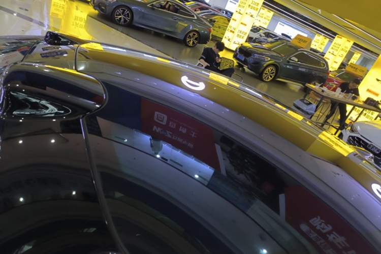 Used Nio ET5 2025 75 kWh Roof