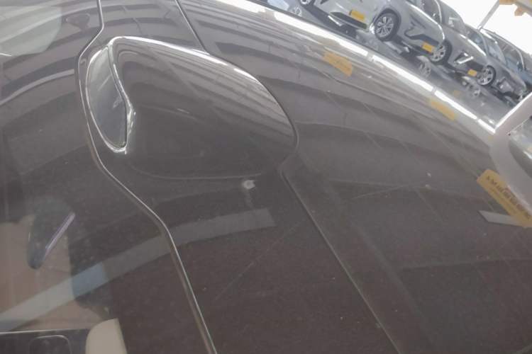 Used Nio ET5 2025 75 kWh Roof
