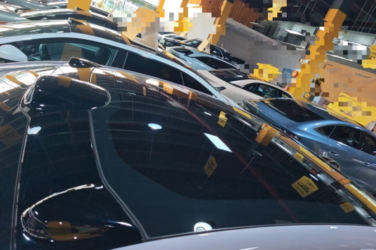 Used Nio ET5 2025 75 kWh Roof