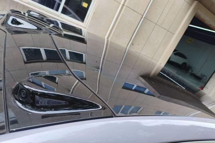 Used Nio ET5 2025 75 kWh Roof