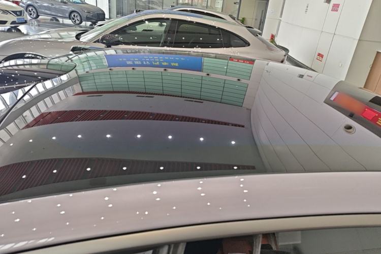 Used Nio ET5 2025 100 kWh Roof