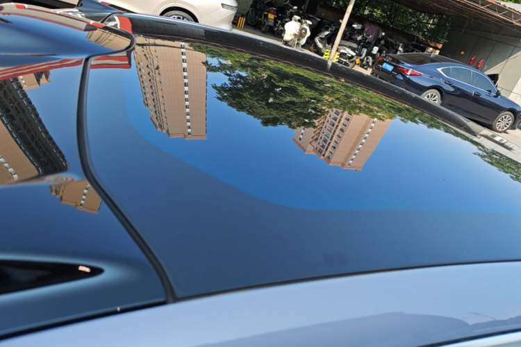 Used Nio ET5 2025 75 kWh Roof