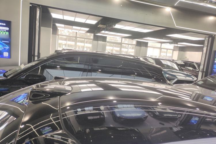 Used Nio ET5 2025 75 kWh Roof