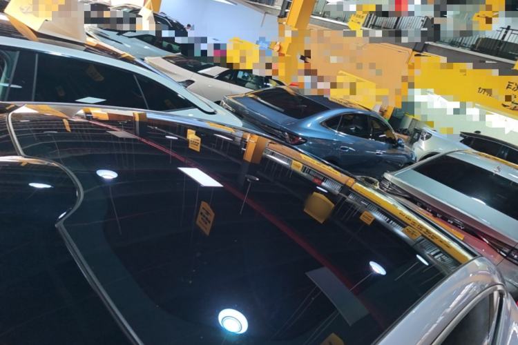 Used Nio ET5 2025 75 kWh Roof