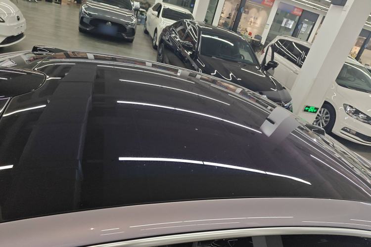Used Nio ET5 2025 75 kWh Roof