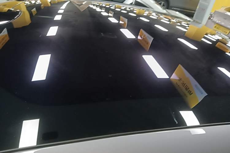 Used Nio ET5 2025 75 kWh Roof
