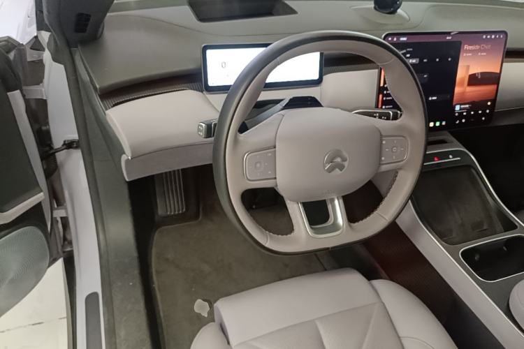 Used Nio ET5 2025 75 kWh Steering Wheel