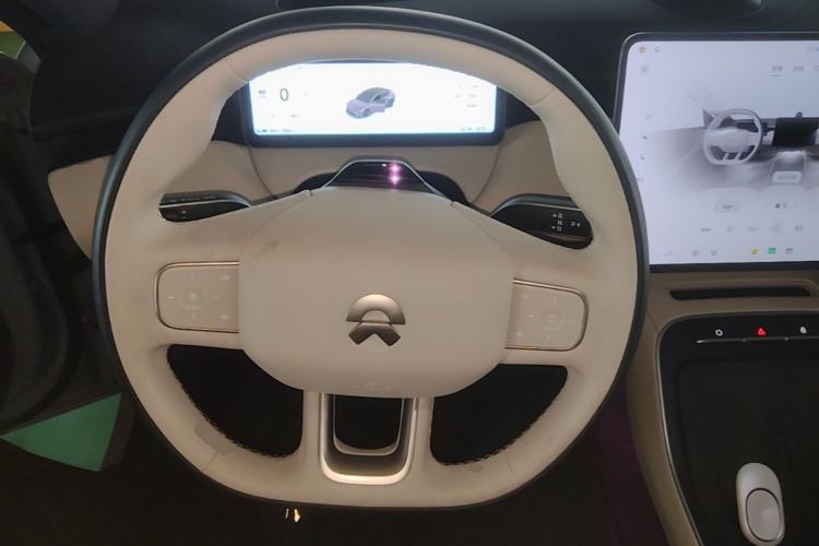 Used Nio ET5 2025 75 kWh Steering Wheel