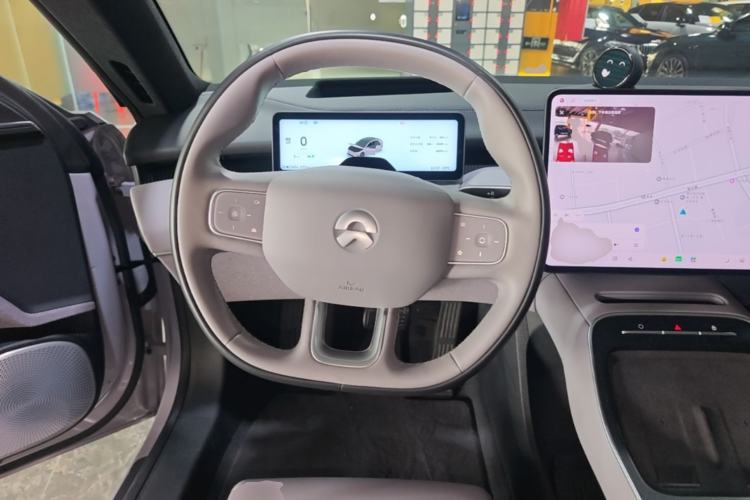 Used Nio ET5 2025 75 kWh Steering Wheel