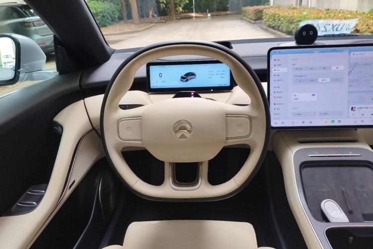 Used Nio ET5 2025 75 kWh Steering Wheel