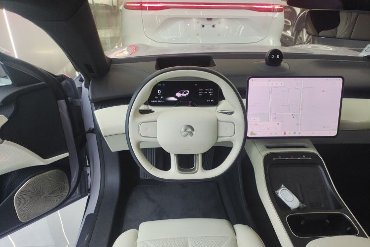 Used Nio ET5 2025 75 kWh Steering Wheel