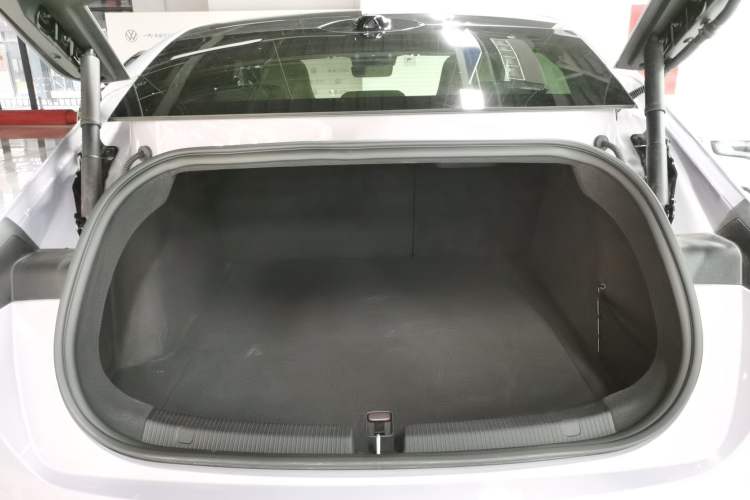 Used Nio ET5 2025 75 kWh Trunk