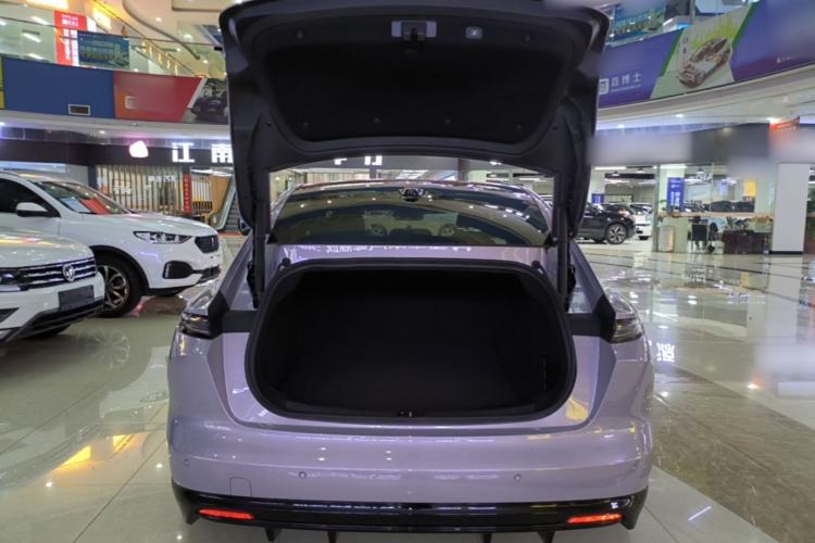 Used Nio ET5 2025 75 kWh Trunk