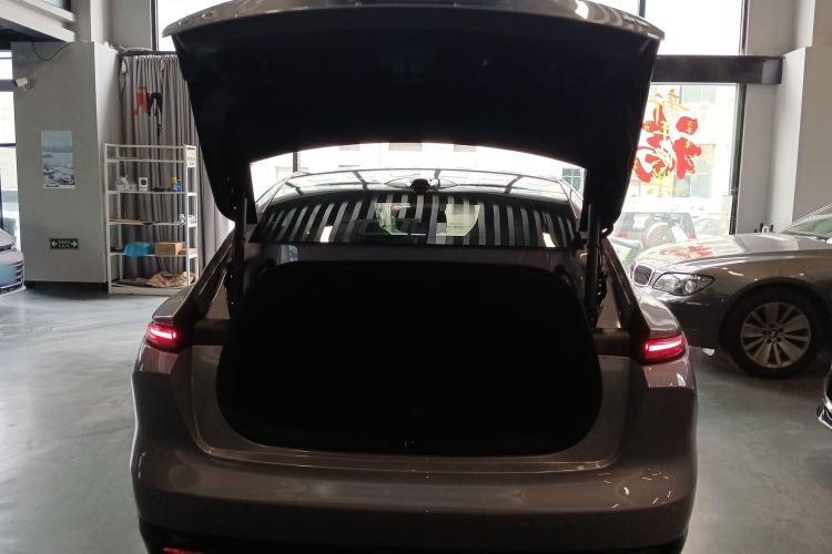 Used Nio ET5 2025 75 kWh Trunk