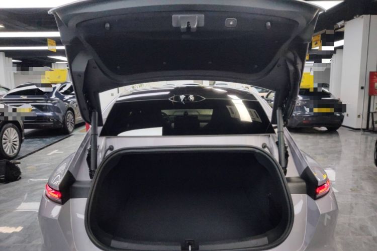 Used Nio ET5 2025 75 kWh Trunk