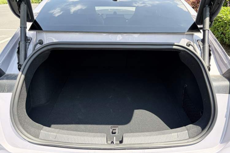 Used Nio ET5 2025 75 kWh Trunk