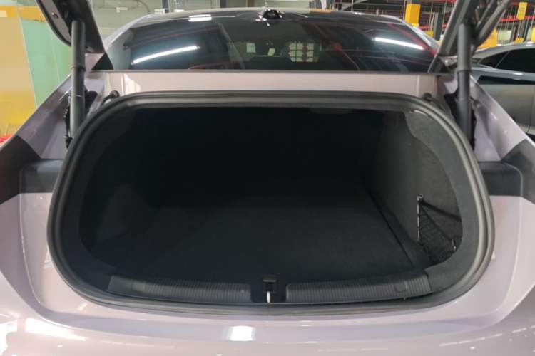 Used Nio ET5 2025 75 kWh Trunk