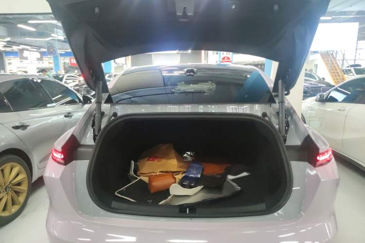 Used Nio ET5 2025 75 kWh Trunk
