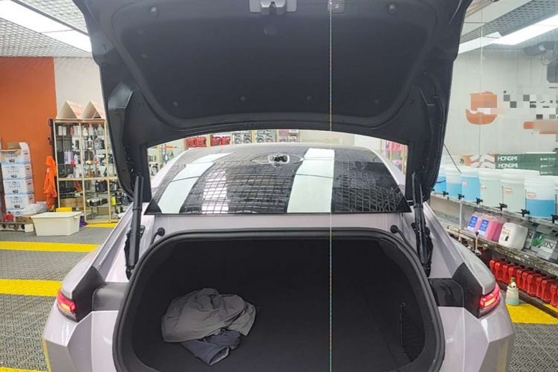 Used Nio ET5 2025 75 kWh Trunk